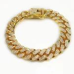 Collier en or pour chat de luxe
