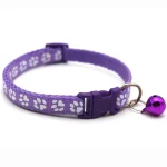 Collier violet avec clochette pour chat