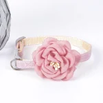 Collier pour chat rose avec fleur