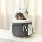 Sac gris en peluche pour chat